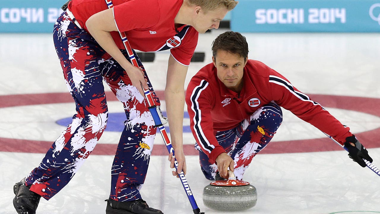 Britain tops Norway to reach Olympic curling semifinals